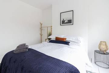 Apartment for 6 People in Exeter, Devon, Photo 2