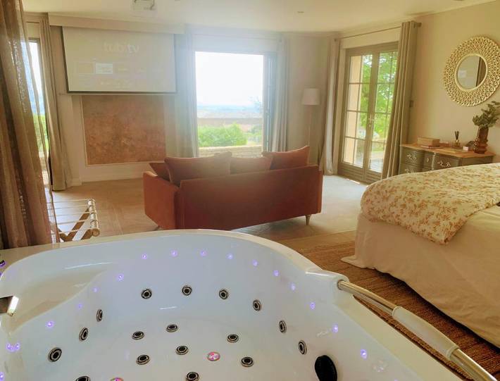 Location de vacances pour 4 personnes, avec jardin et jacuzzi à Theizé - 3