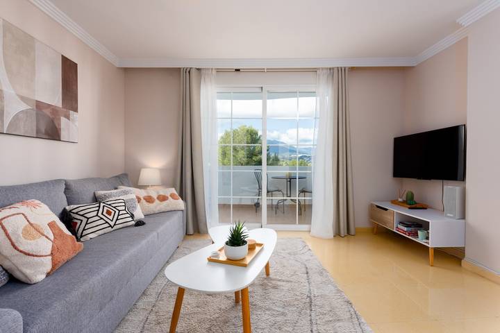 Apartamento entero, Apartamento elegante en ubicación privilegiada in Marbella West, Marbella