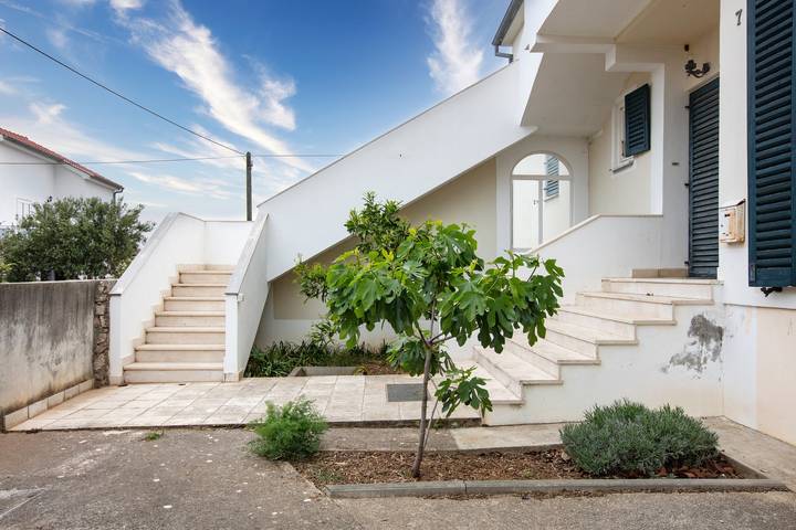 Ganze Wohnung, 1-Zimmer-Ferienwohnung mit Balkon Murter -a in Općina Murter-Kornati, Murter