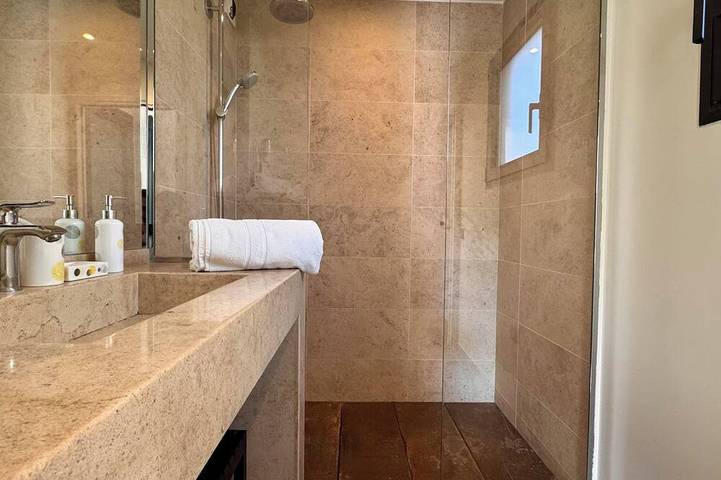 Location de vacances pour 10 personnes, avec jacuzzi et jardin à Solliès-Ville - 4