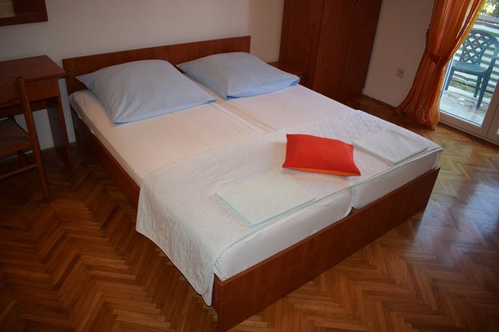 Ferienwohnung für 2 Personen, mit Balkon/Terrasse in Sveti Filip i Jakov