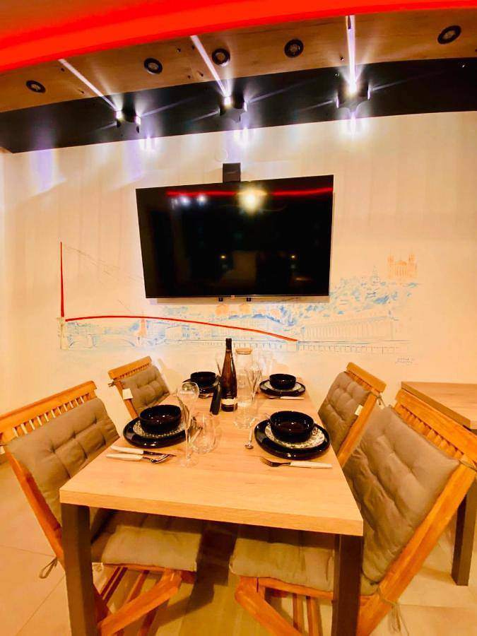 Gîte pour 3 personnes, avec vue et terrasse dans Gare de Lyon Part Dieu - 4