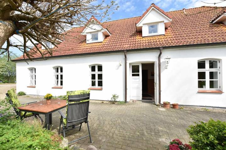 Ferienwohnung für 2 Personen, mit Balkon und Garten sowie Ausblick in Fährdorf - 3