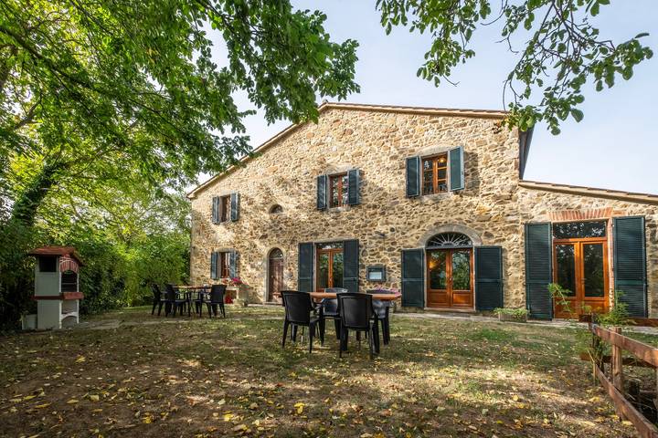 Agriturismo per 8 persone, con giardino, con animali domestici in Toscana
