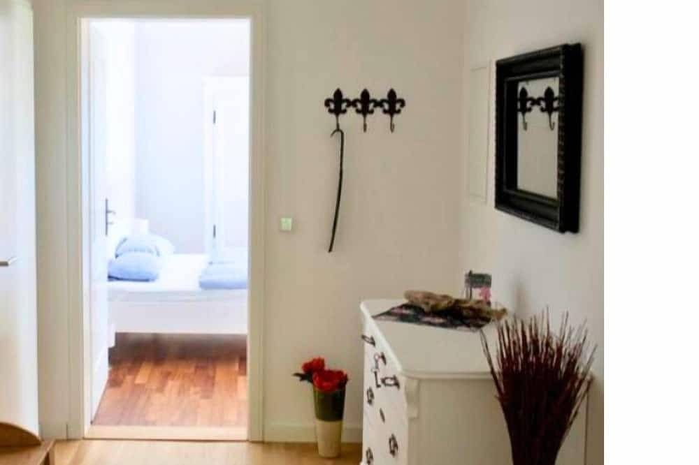 Ganze Wohnung, Schöne, helle Ferienwohnung mit Terasse in Utting, Ammersee