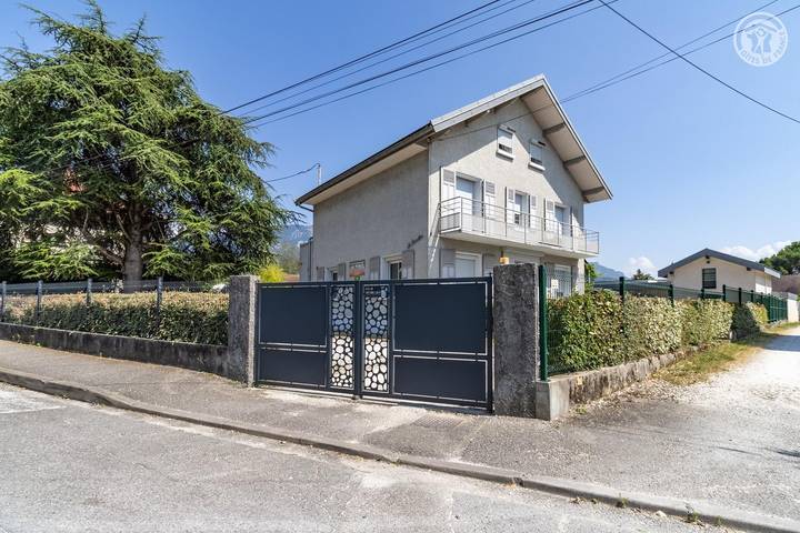 Gîte pour 2 personnes, avec jardin à Aix-les-Bains