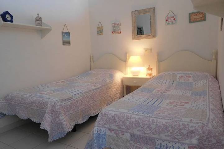 Entire apartment, Sunny studio with breathtaking sea view from spacious terrace. in Playa de los Guíos, Santiago del Teide