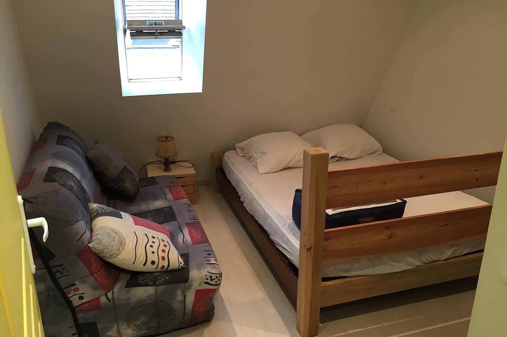 House Puybrun - Lot - Terrace - Sleeps 6 in Puybrun, Lot