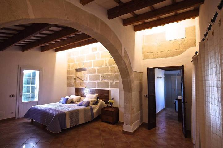 Finca für 16 Personen, mit Terrasse und Garten in Es Castell
