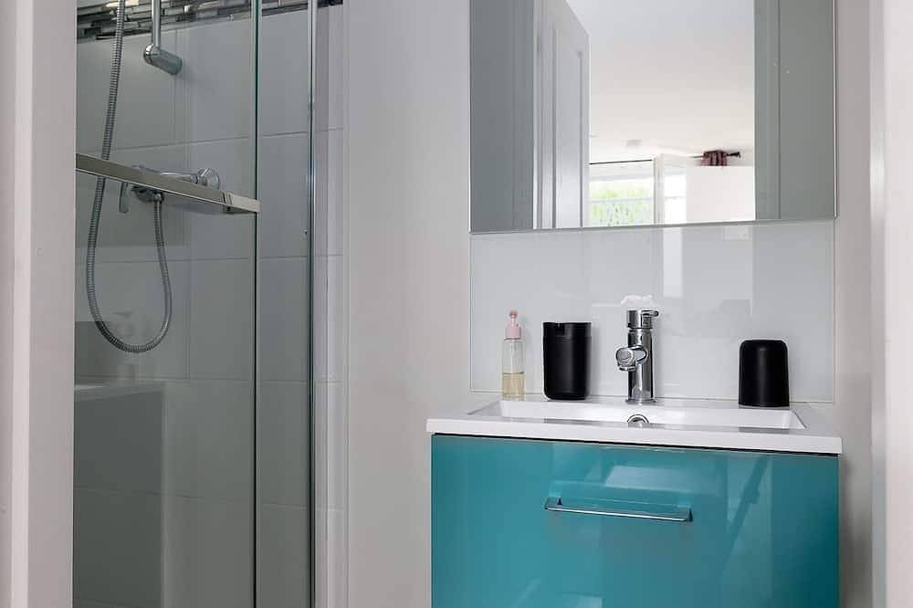 Entire apartment, 15 Min From Paris/ Villa Ornella in Savigny-sur-Orge, Essonne