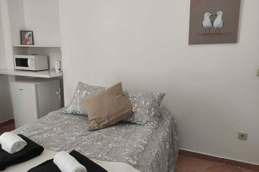 Ganze Wohnung, Ground floor independent studio in historic center, 200 m from the sea in Olhão, Parque Natural da Ria Formosa