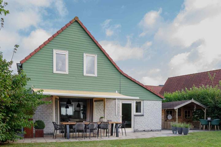 Ferienhaus für 8 Personen, mit Sauna und Garten sowie Terrasse