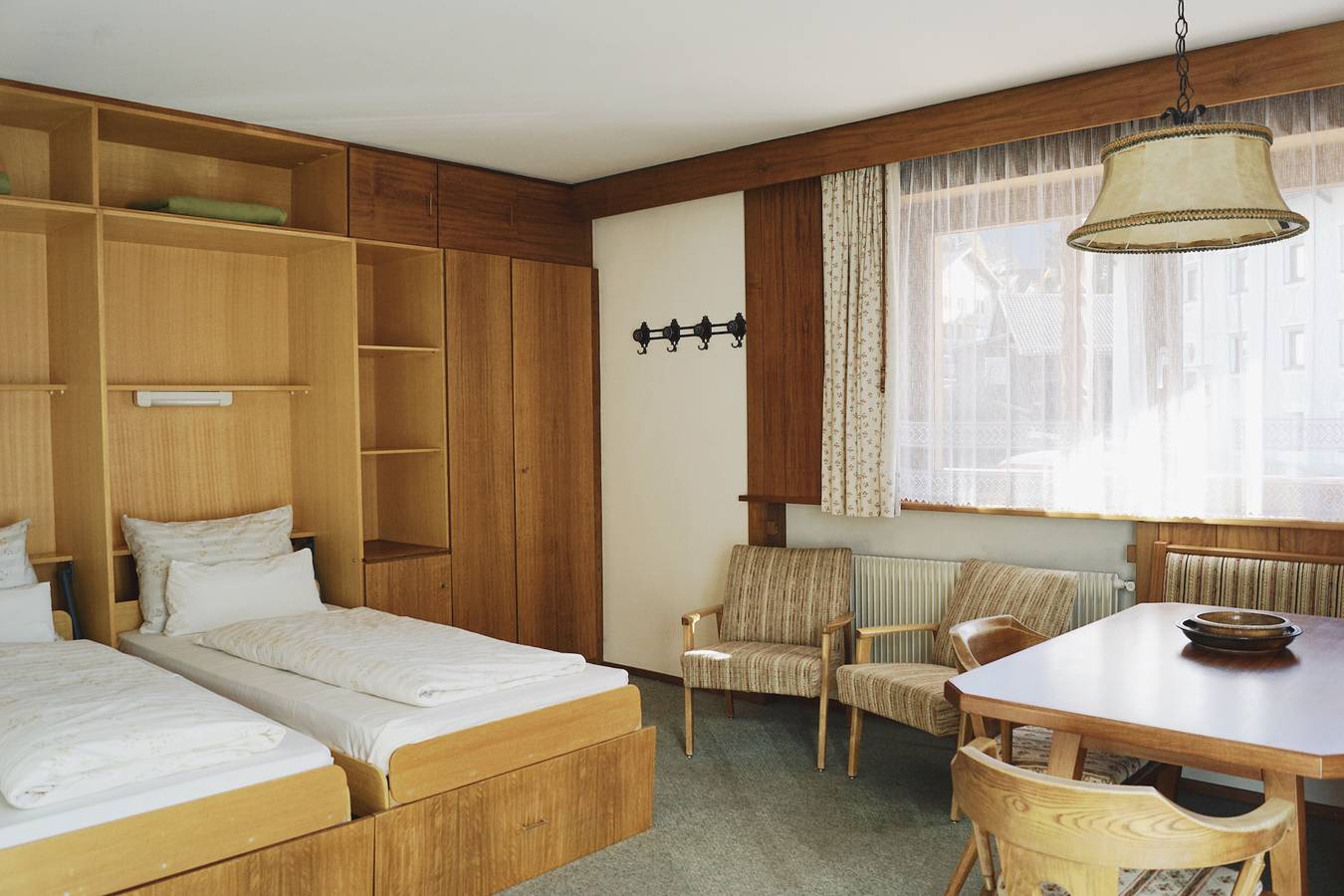 Entire apartment, Holiday Apartment '2' with Mountain View, Shared Garden and Wi-Fi in Ortisei, Dolomiti Superski