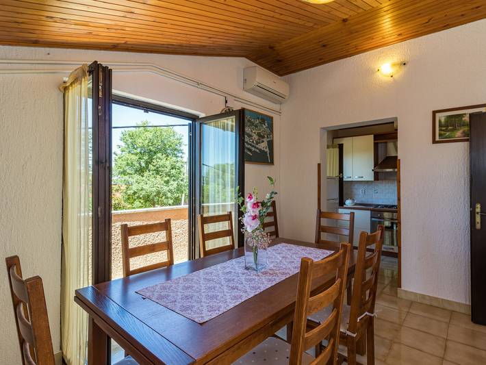 Villa für 5 Personen, mit Balkon und Terrasse sowie Garten und Pool in Porec und Umgebung