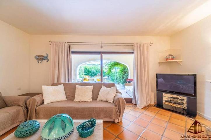 Villa pour 8 personnes, avec jardin ainsi que vue et terrasse à Porto Cervo - 4