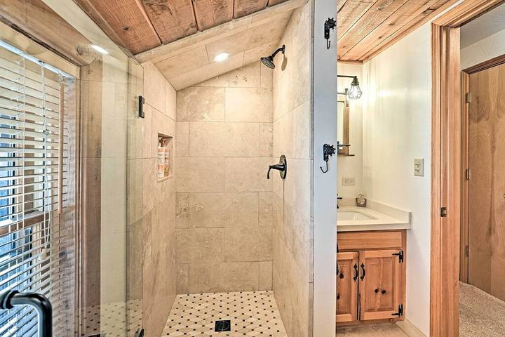 Blockhütte für 14 Personen, mit Garten und Balkon sowie Pool in Arnold