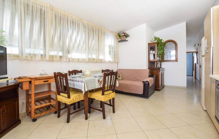 Ganze Ferienwohnung, Gemütliches Apartment mit Flussblick & Parkplatz, Wifi in Massarosa, Italienische Riviera
