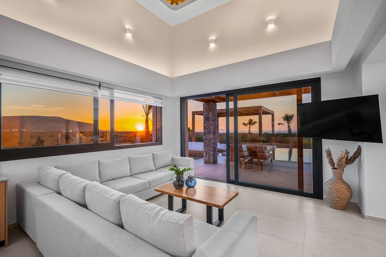 Dazzling Hersonisos Villa | Villa Irida | 4 Bedrooms, foto 7