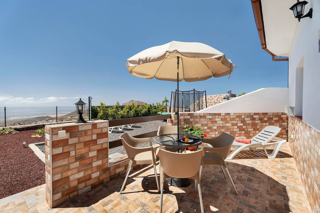 Apartamento entero, Vacaciones 'La Sabina De Manuel1' con vistas al mar, terraza privada y Wi-Fi in San Miguel de Abona, Tenerife Sur