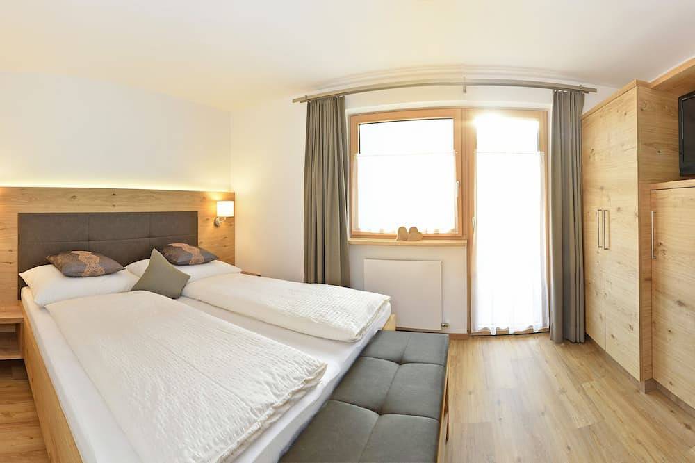 Ganze Wohnung, Gemütliche Komfortwohnung in sonniger, ruhiger Lage mit grandiosem Panoramablick in Tuxer Alpen, Hippach