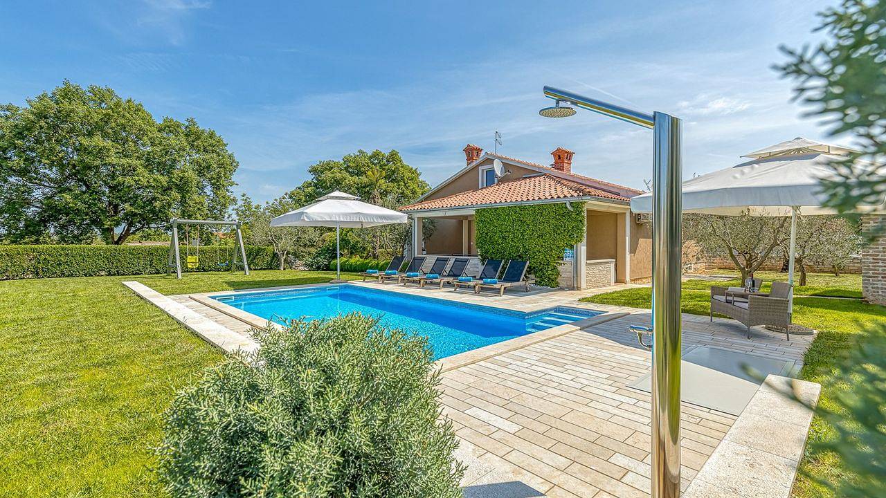 Villa für 8 Personen (135 m²) in Sveti Lovreč Pazenatički in Selina, Zentralistrien