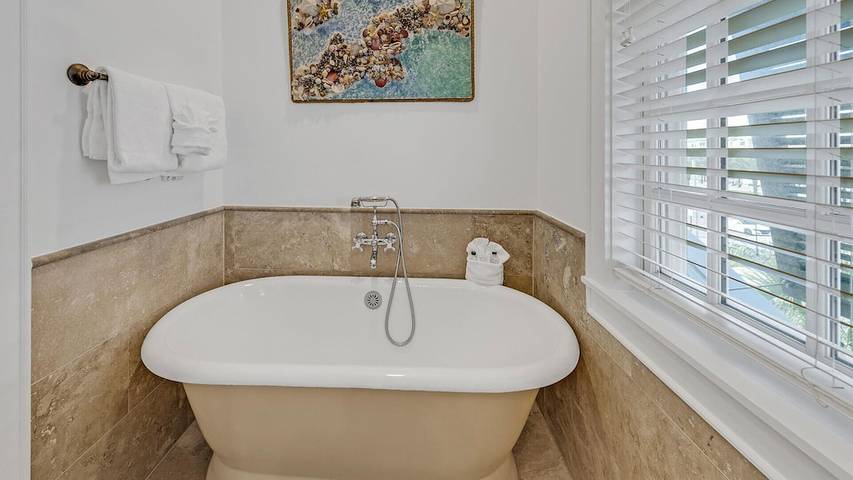 Vacation rental for 14 people, with pool and balcony in Seagrove Beach