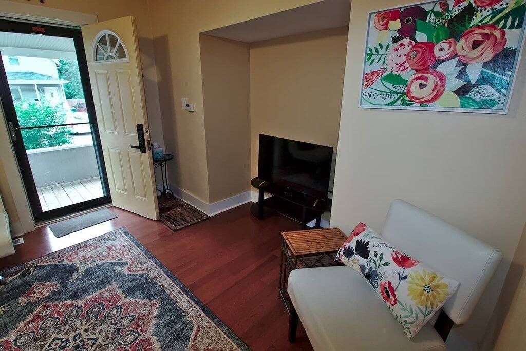 Stylish & Updated Bungalow in Madison, Dane County