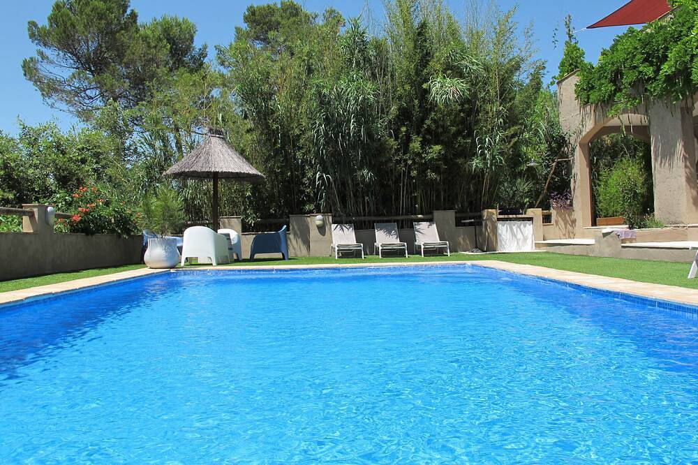 Geheel appartement, Charming gîte for 5 people with private heated swimming pool in St Maximin in Saint-Maximin-la-Sainte-Baume, Brignoles region