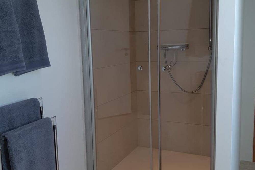 Ganze Wohnung, Appartement/Fewo, Dusche, Wc, neuwertig - Ferienwohnung Südpfalznest in Oberotterbach, Südliche Weinstraße
