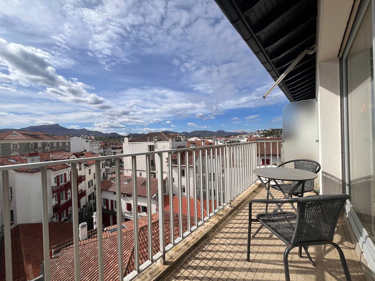 Ganze Wohnung, Drei-Zimmer-Wohnung im Herzen von Saint-Jean-de-Luz mit Balkon und fantastischer Aussicht in Saint-Jean-de-Luz, Bayonne und Umgebung