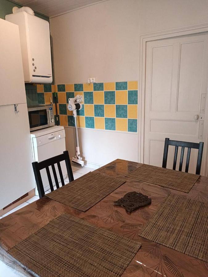 Location de vacances pour 4 personnes, avec jardin, animaux acceptés à Orcines - 2