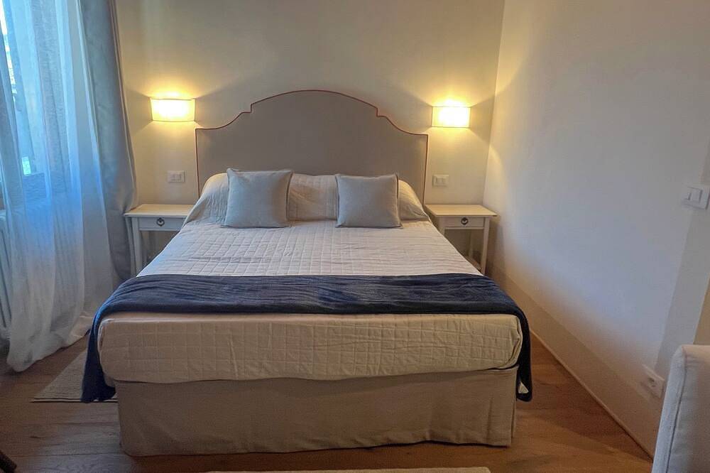 Entire apartment, Charming Studio in the Heart of Chianti only 20 minutes to Florence downtown. in San Casciano in Val di Pesa, Florence Province