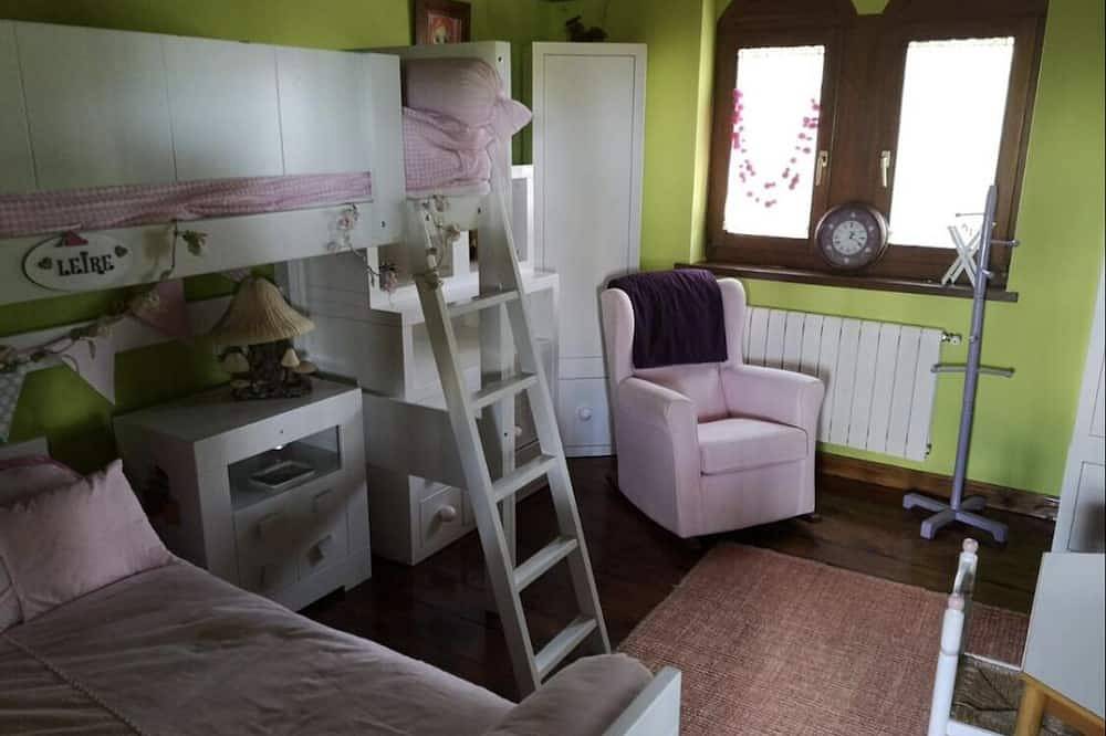 Lovely villa in Muelas de los Caballeros, Zamora Provinz