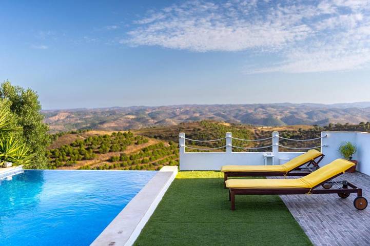 Gîte pour 5 personnes, avec vue sur le lac et piscine ainsi que vue et jardin dans Odeleite