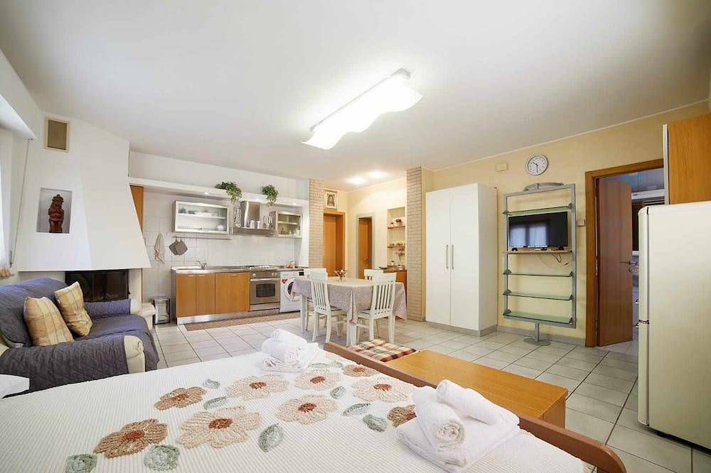 Geheel appartement, Room 143- Apartment near the center in Camerano, Riviera del Conero