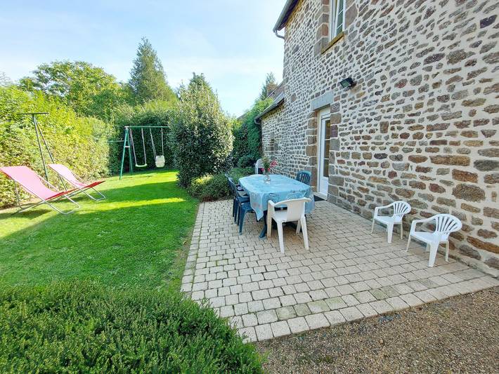 Gemütliches Ferienhaus mit Garten, Grill, Babyausstattung, WLAN – ideal für Familien und Berufsreisende in Saint-Mars-sur-Colmont, Mayenne