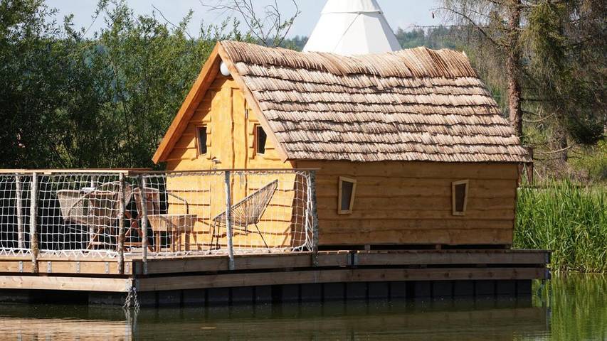 Camping pour 2 personnes, avec Terrasse et Jardin ainsi que Vue sur le lac et Vue