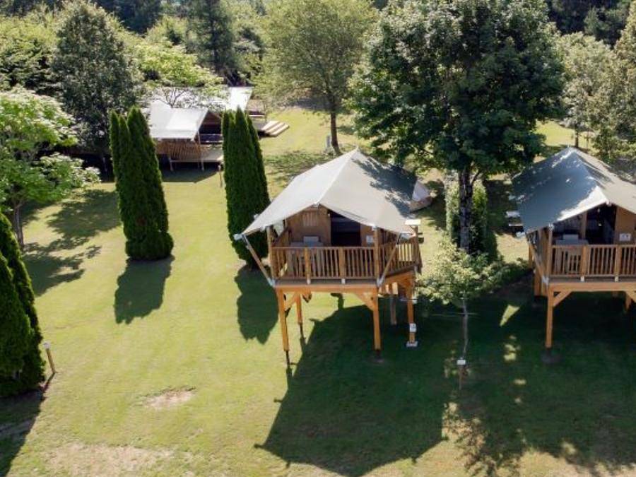 Camping L'Air du Temps  - Lodge 2 personen - Neu 2024 Logde Toile Elevation Angebot Freiheit in Beaulieu, Regionaler Naturpark Volcans d'Auvergne