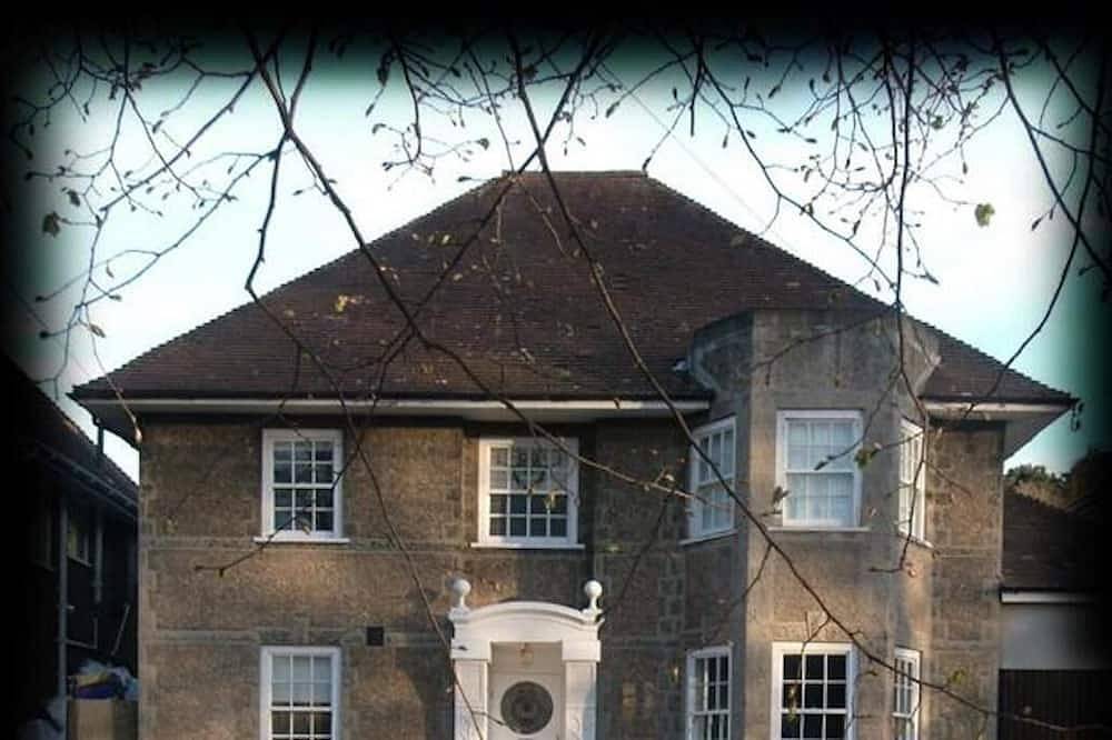 Holiday Home for 32 People in Christchurch, South West England