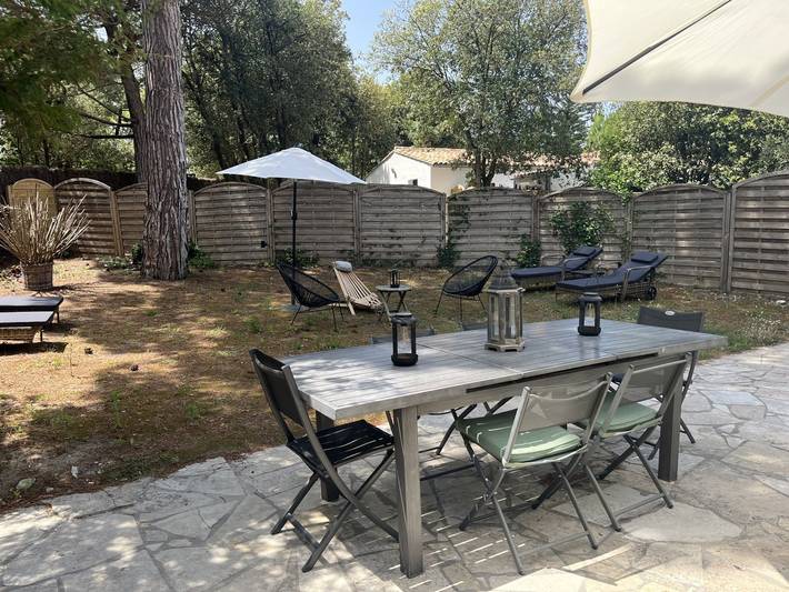 Gîte pour 6 personnes, avec terrasse et jardin à La Couarde-sur-Mer - 3
