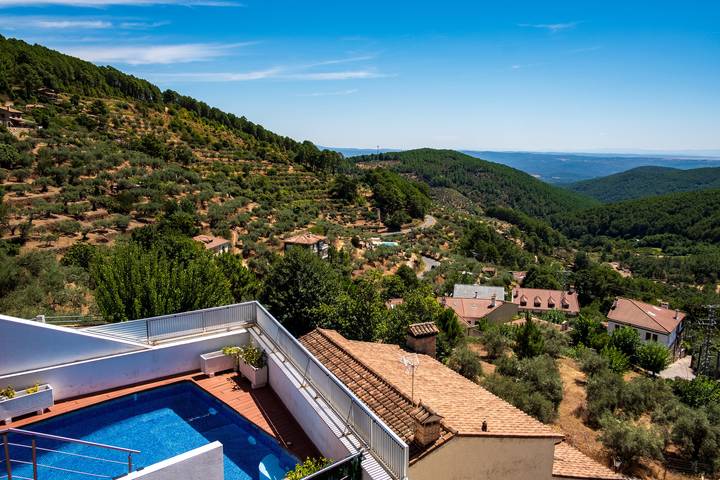Casa rural para 16 personas, con jacuzzi además de balcón y piscina para niños, Familias con niños en Sierra de Gredos - 3