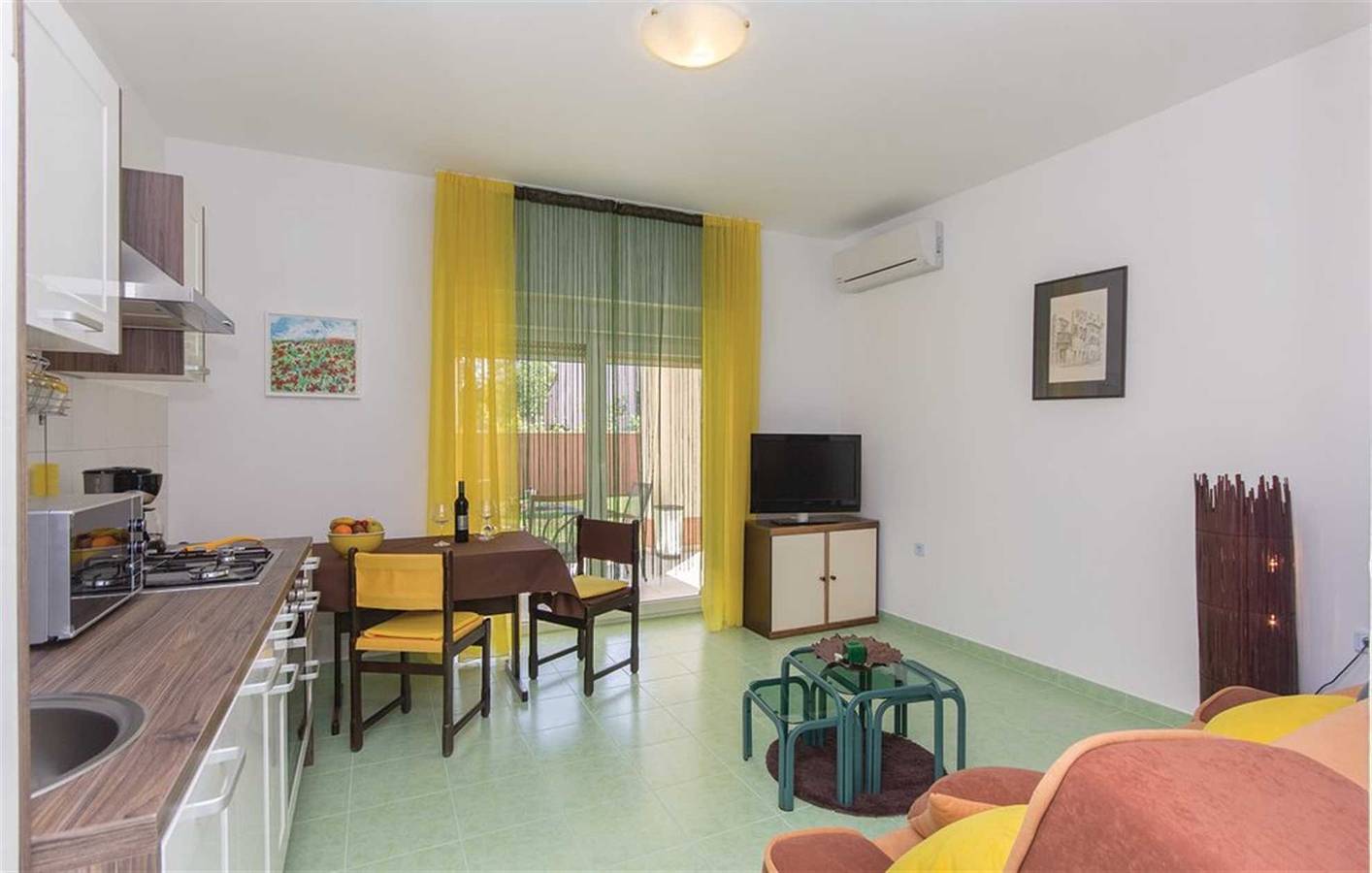 Hel lejlighed, Apartment in Pula,family-friendly,quiet,air conditioning, Wifi, Bbq, up to 4 people in Pula, Pula-Medulin