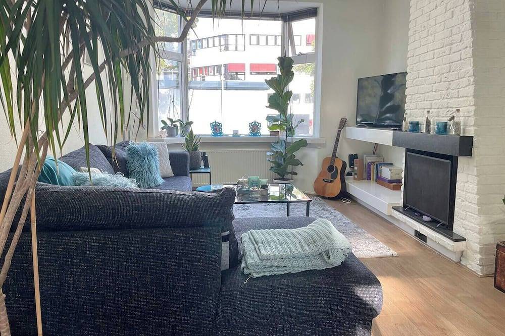 Entire apartment, Center duplex flat with terrace by hospital Umcg in Groningen, Groningen region