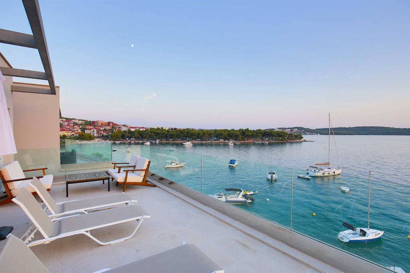Strandvilla Deep Blue mit Pool I in Trogir, Ciovo