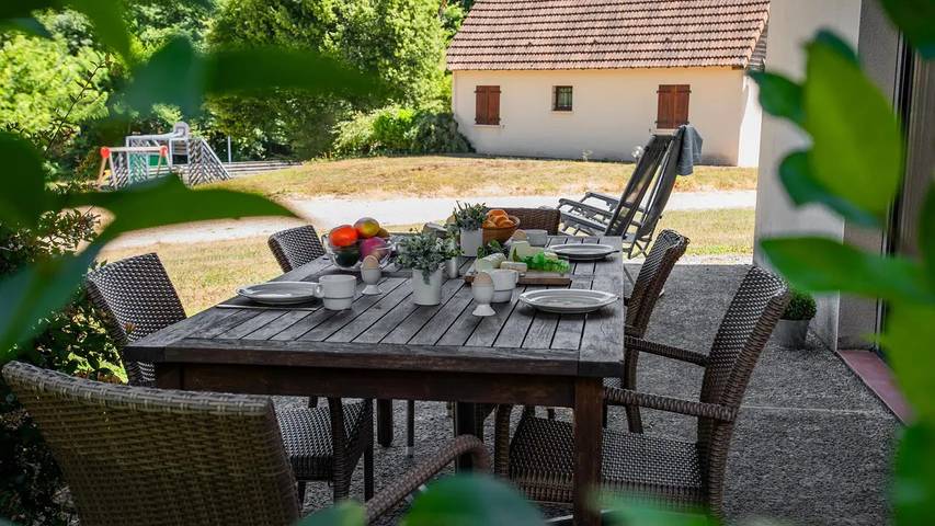 Location de vacances pour 7 personnes, avec jardin et piscine, animaux acceptés à Lacapelle-Marival - 4