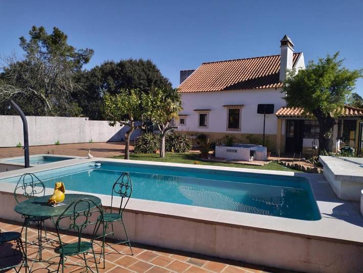 Gîte pour 4 personnes, avec vue ainsi que jardin et piscine dans Torres Novas