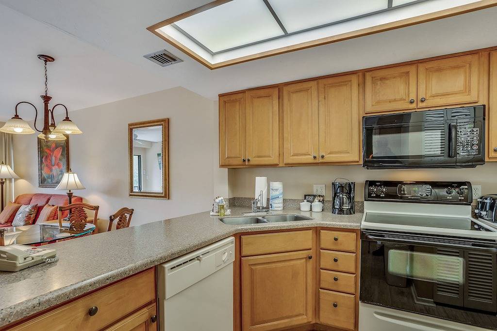Ganze Wohnung, Water view condo with Wifi, screened balcony, pool, tennis, & on-site dining in Naples (Florida), Southwest Florida