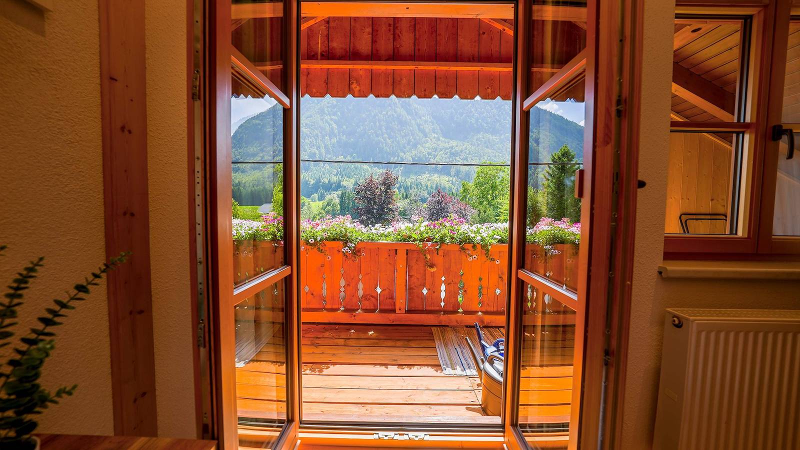 Ganze Wohnung, Apt Röthelsteinblick | Kitchen | Balcony | Parking in Grundlsee, Totes Gebirge