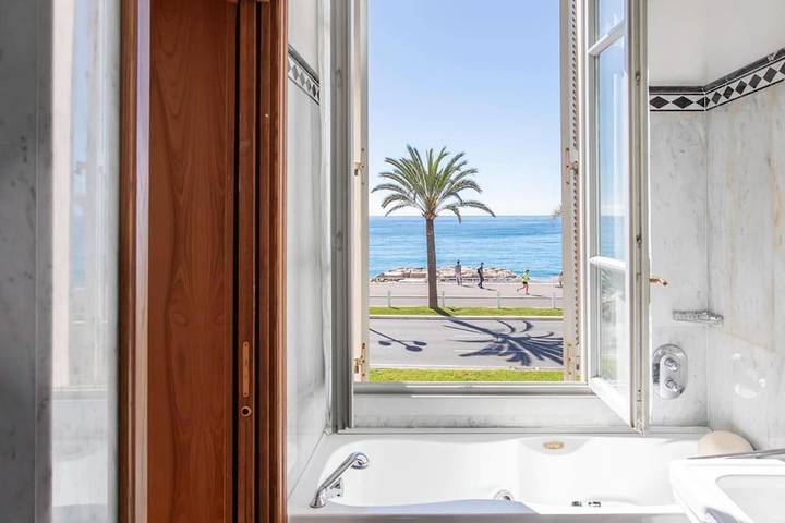 Gîte pour 6 personnes, avec vue dans Plage Fabron Bambou Nice - 4